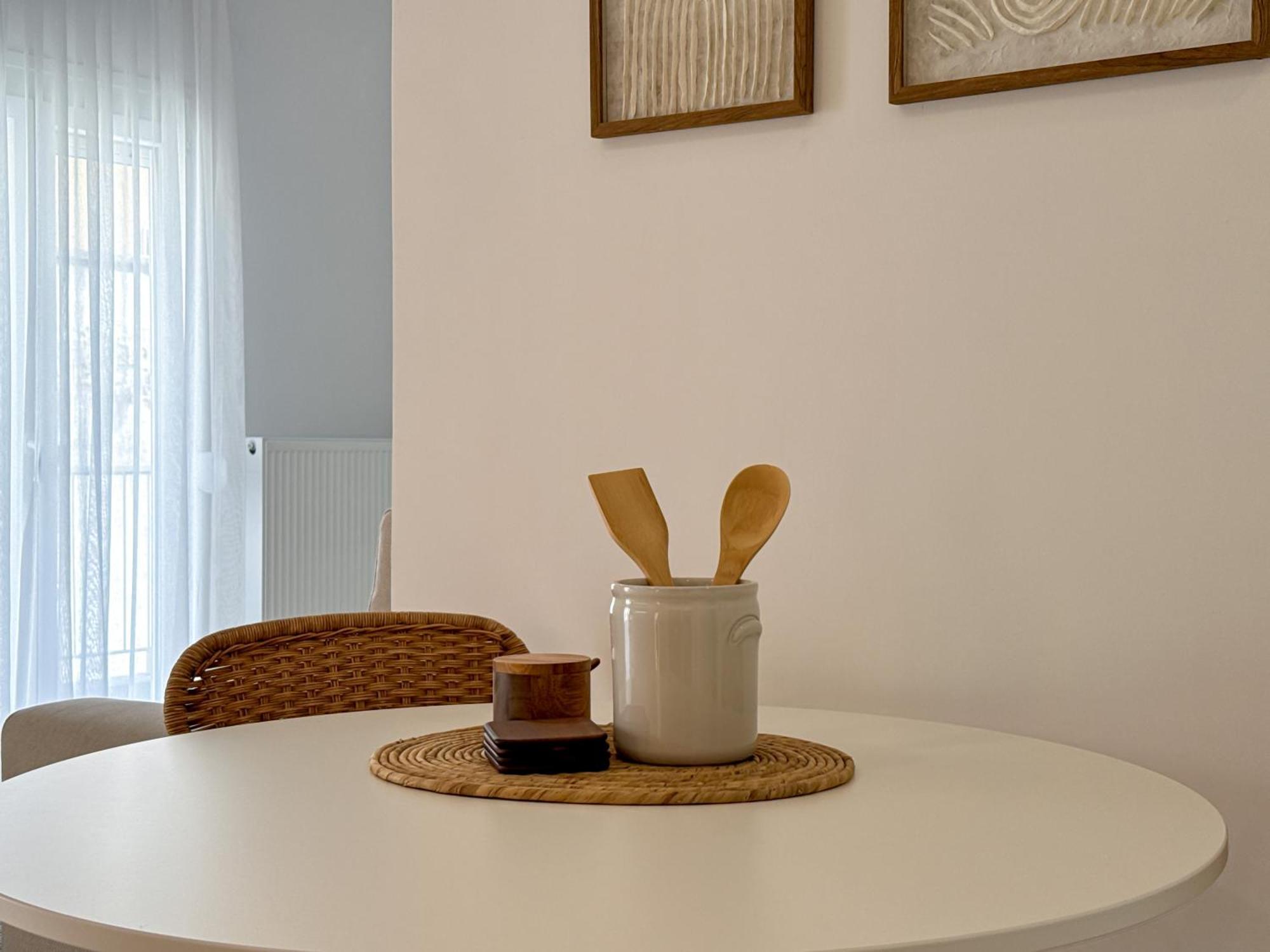 Luxury Downtown Apartment Guya テッサロニキ エクステリア 写真